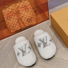 Louis Vuitton Slippers